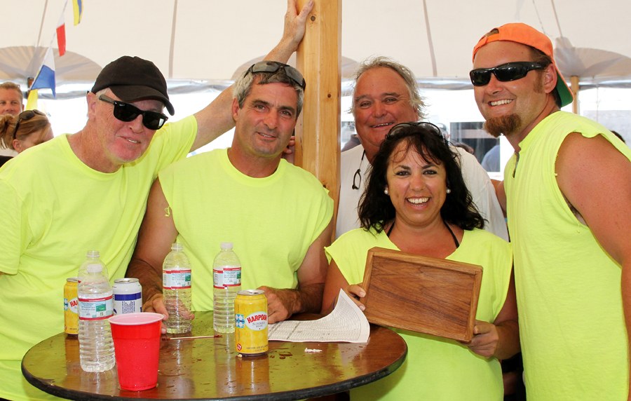838_2013_bassackwards_race_size_doesn_t_matter_award_winners