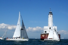 833_2013_rounding_the_light