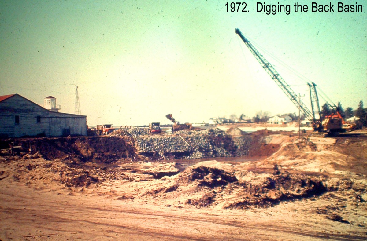 1972 Digging the Back Basin 5